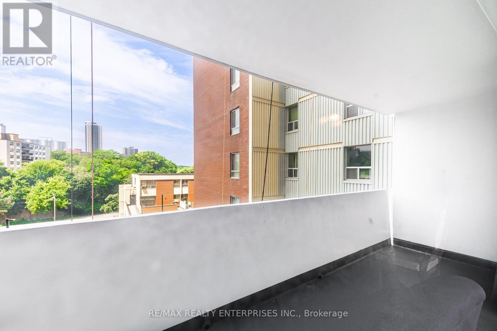 Photo 8 of 308 1 Massey Square, Toronto ON