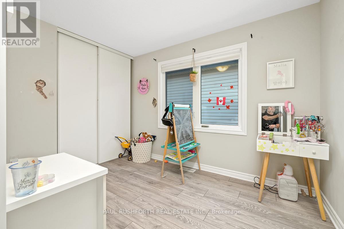 Photo 6 of 46 Knockaderry Crescent, Ottawa ON