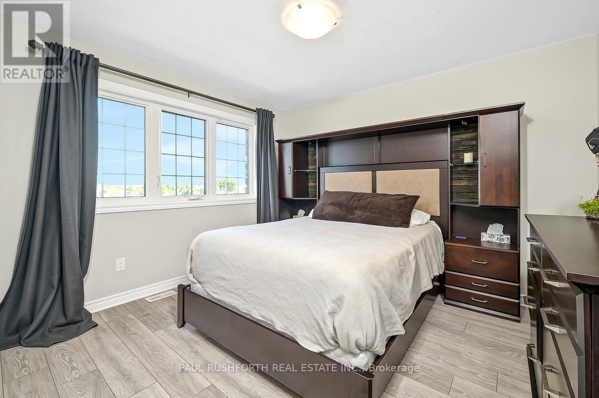 Photo 19 of 46 Knockaderry Crescent, Ottawa ON