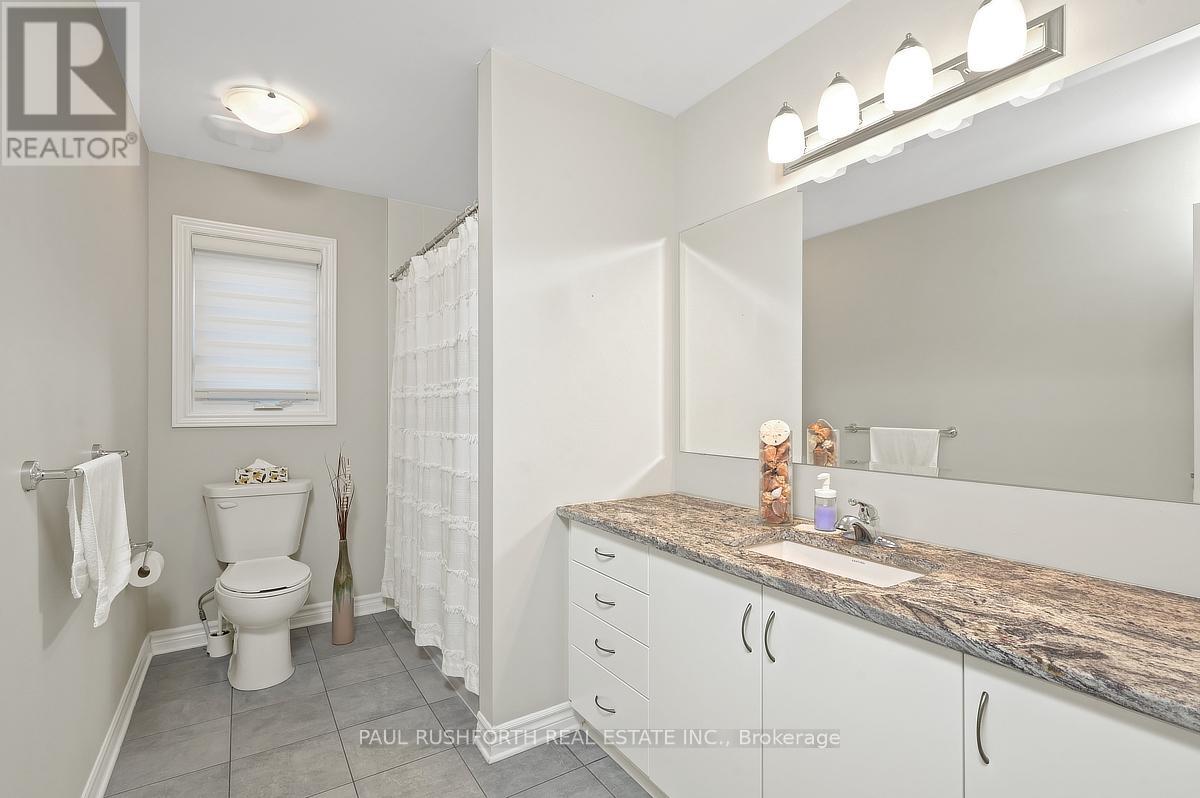 Photo 24 of 46 Knockaderry Crescent, Ottawa ON