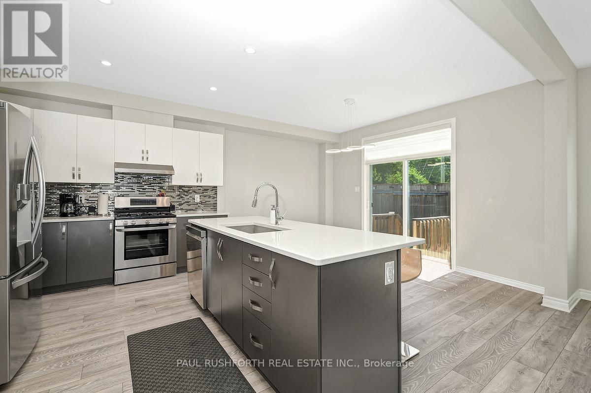 Photo 4 of 46 Knockaderry Crescent, Ottawa ON