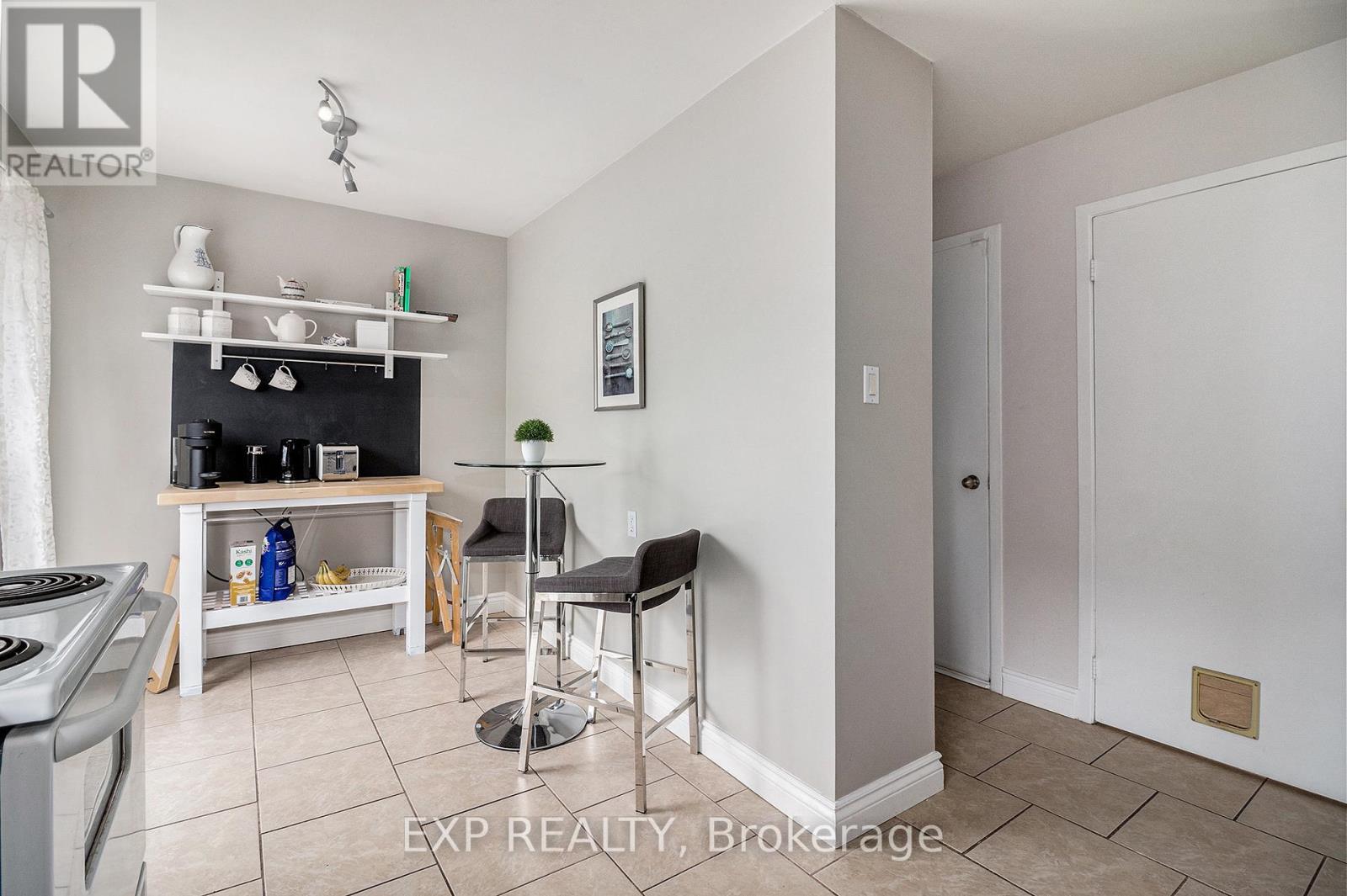 Photo 17 of 302 Cote Royale Crescent, Ottawa ON