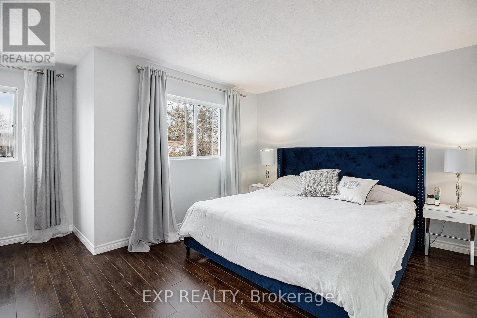 Photo 4 of 302 Cote Royale Crescent, Ottawa ON