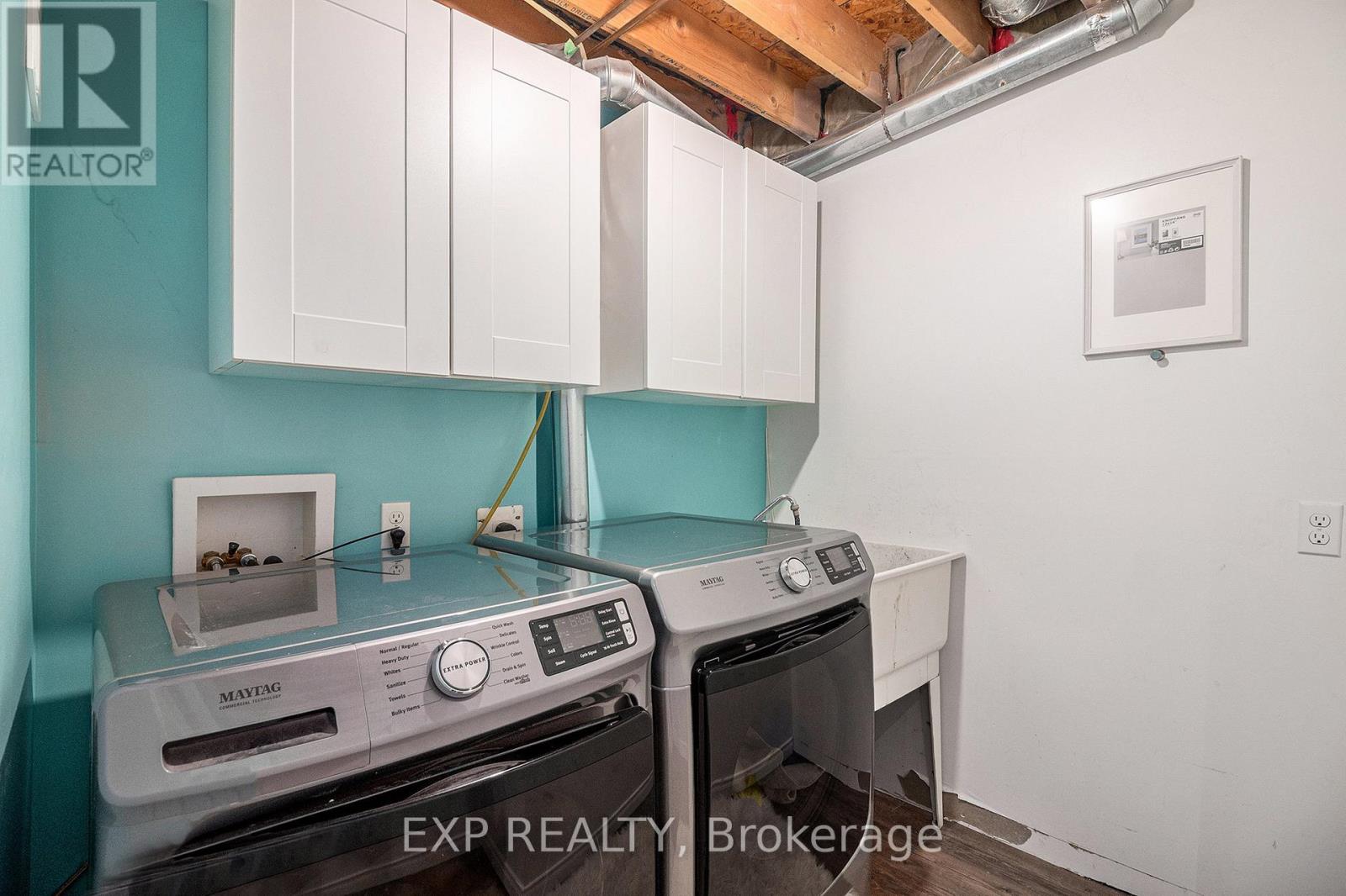 Photo 27 of 302 Cote Royale Crescent, Ottawa ON