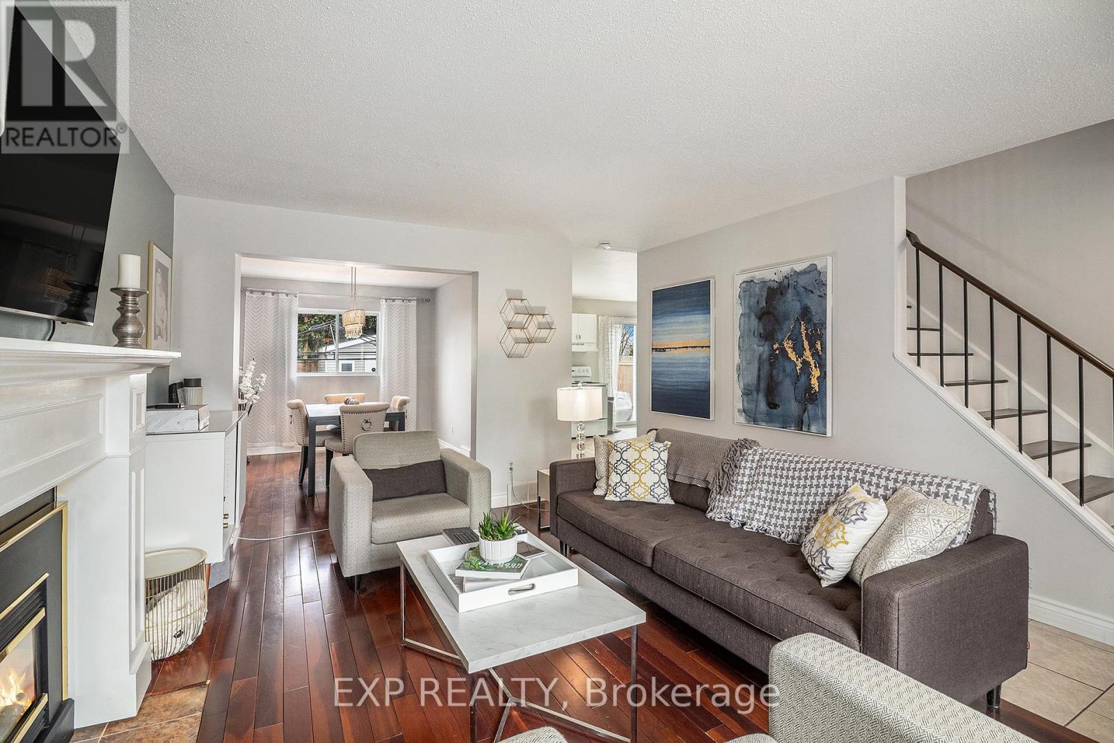 Photo 14 of 302 Cote Royale Crescent, Ottawa ON