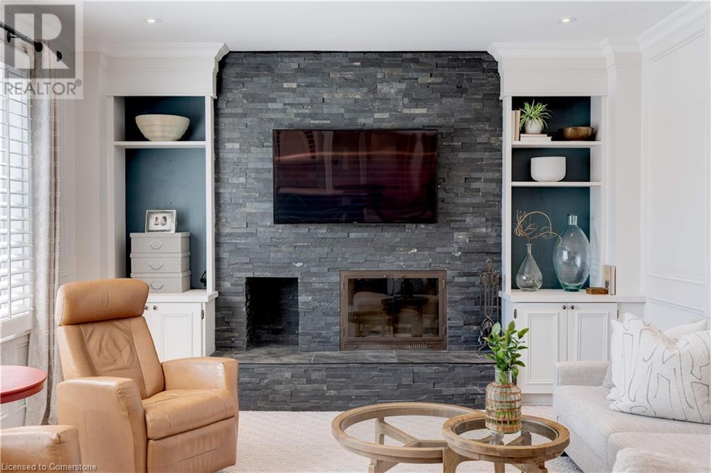 Photo 13 of 4302 Shoreacres Place, Burlington ON