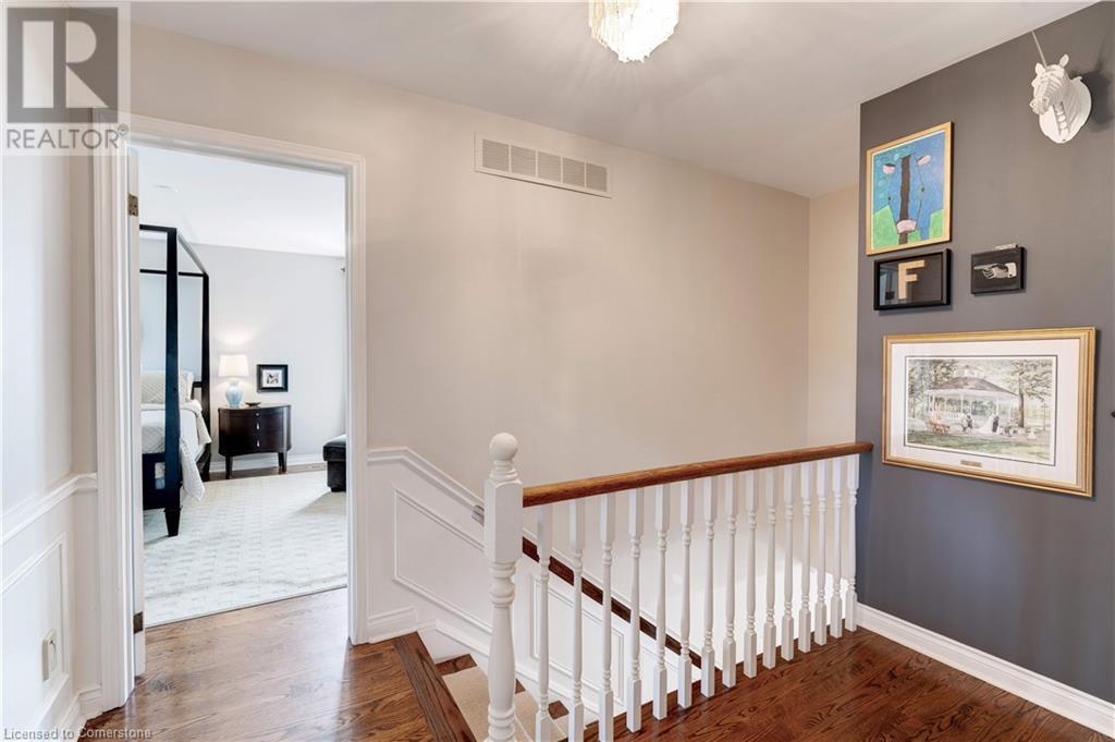 Photo 19 of 4302 Shoreacres Place, Burlington ON