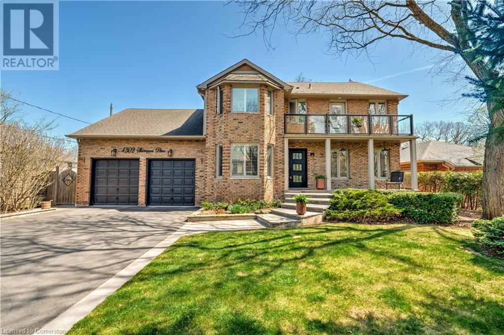 Photo 2 of 4302 Shoreacres Place, Burlington ON