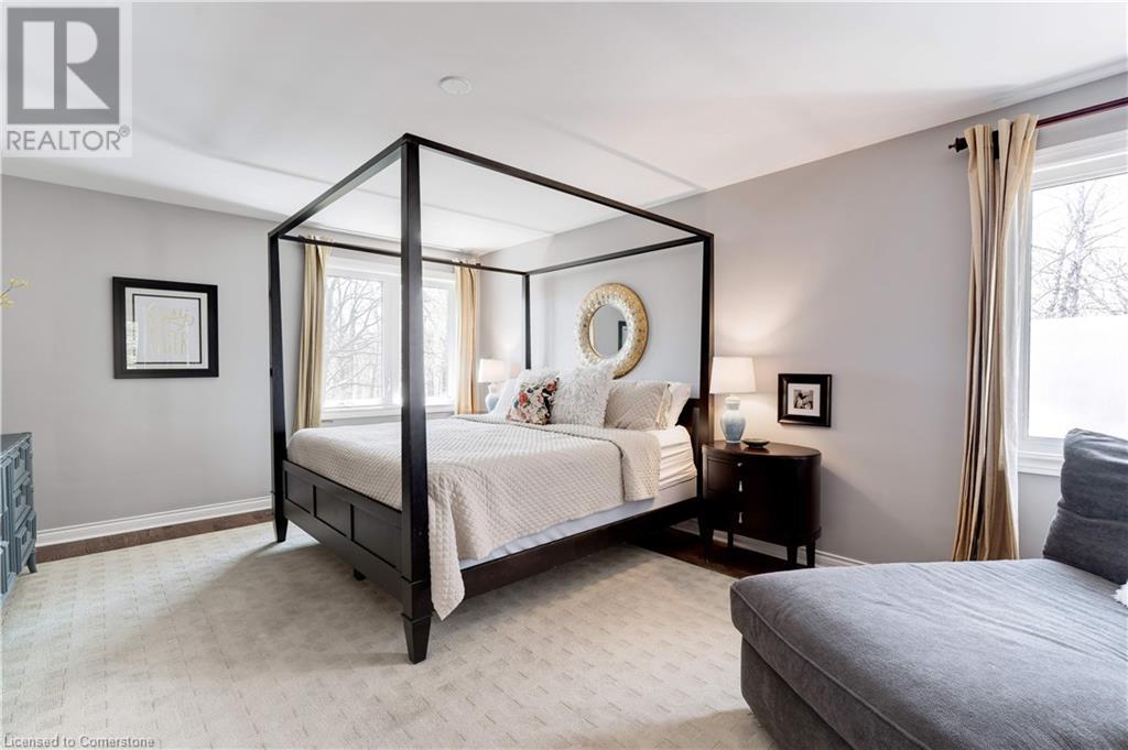 Photo 20 of 4302 Shoreacres Place, Burlington ON