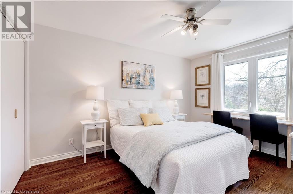 Photo 23 of 4302 Shoreacres Place, Burlington ON