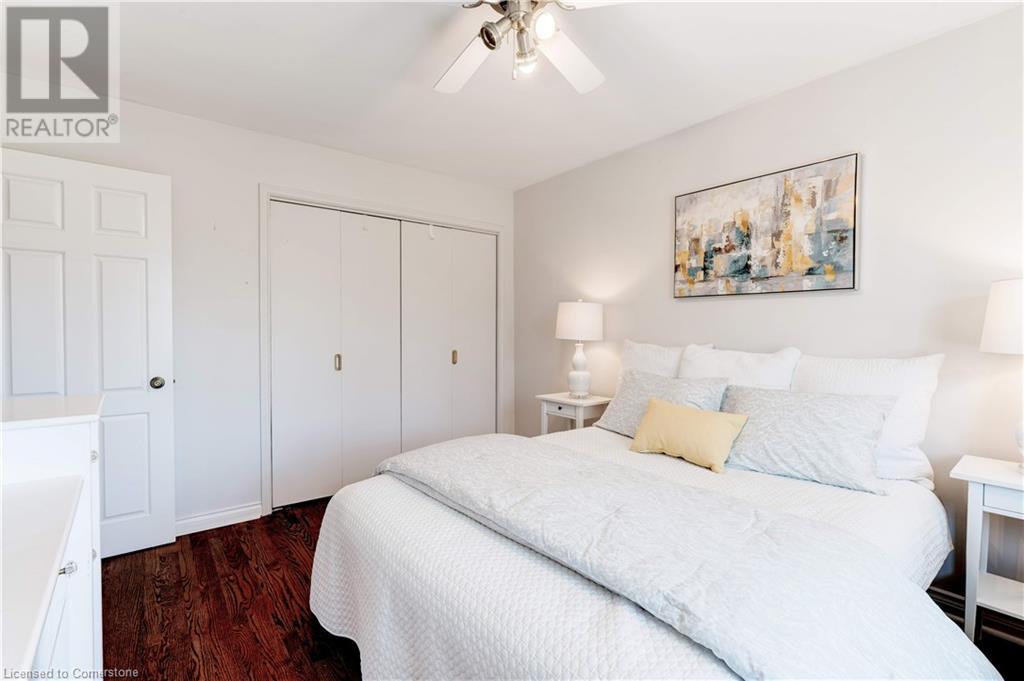 Photo 24 of 4302 Shoreacres Place, Burlington ON