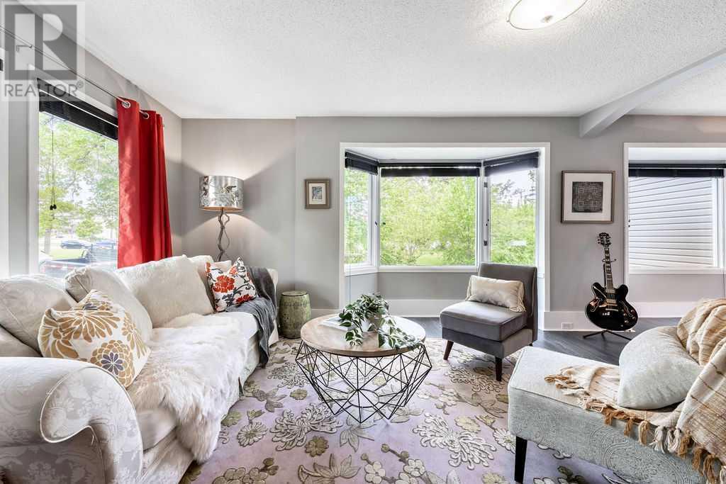 439 15 Avenue NE, Calgary, Alberta