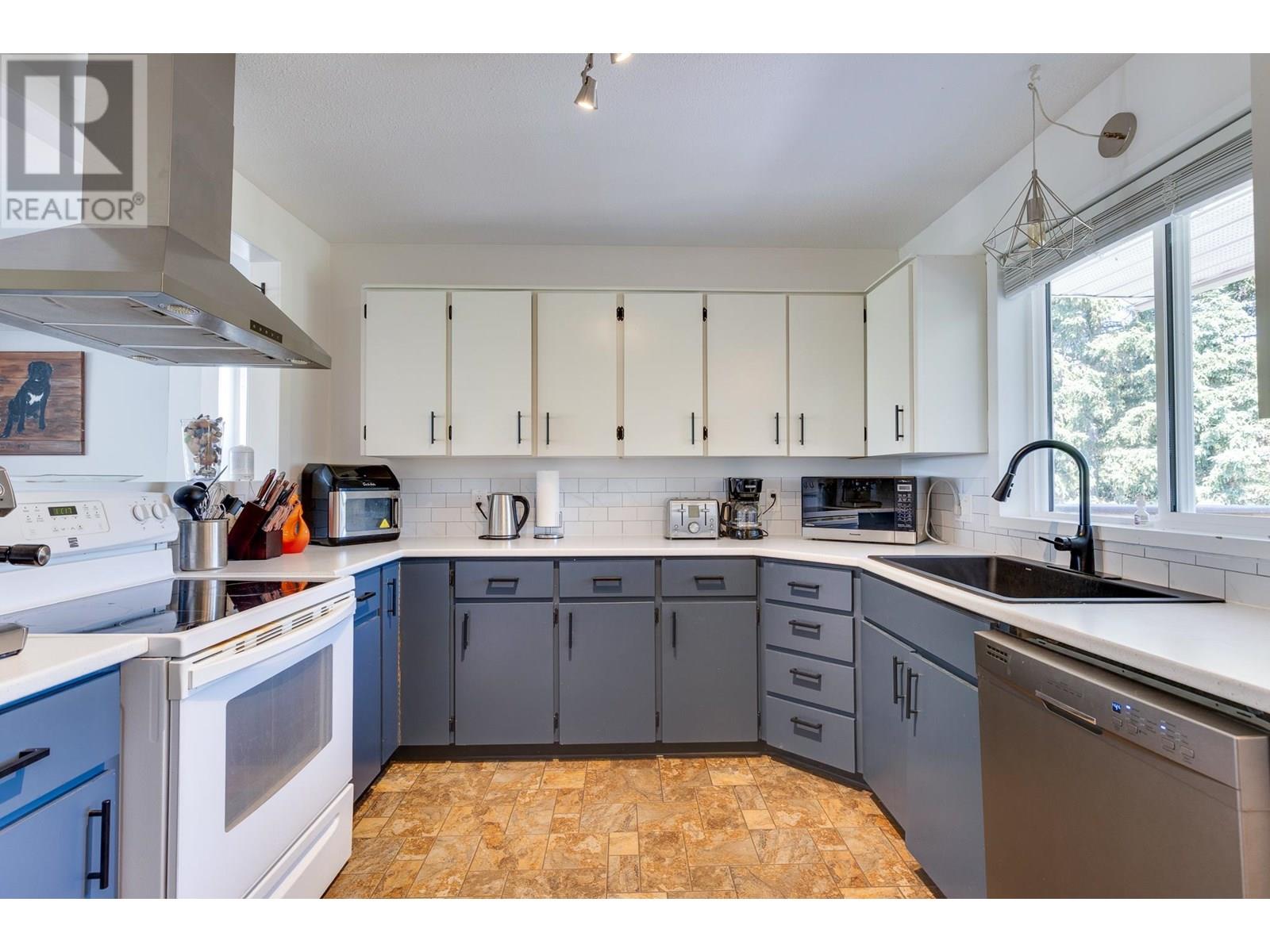 Photo 10 of 4622 Giscome Road, Prince George BC