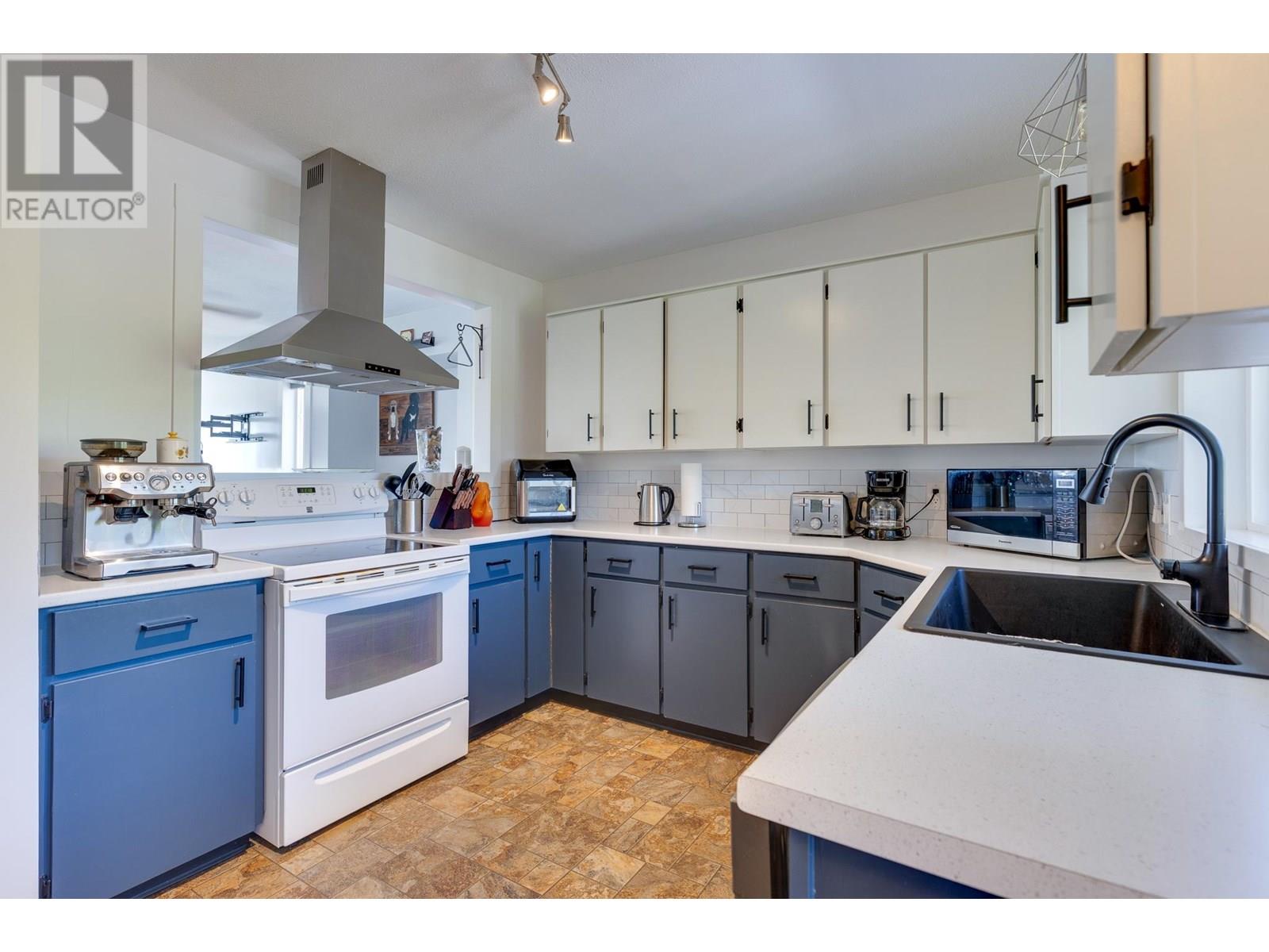 Photo 11 of 4622 Giscome Road, Prince George BC