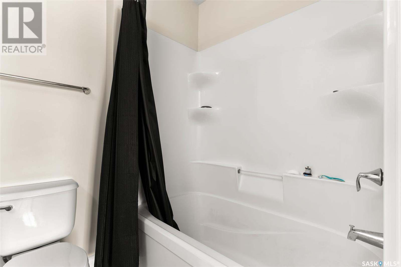 Photo 19 of 425 5303 Universal Crescent, Regina SK