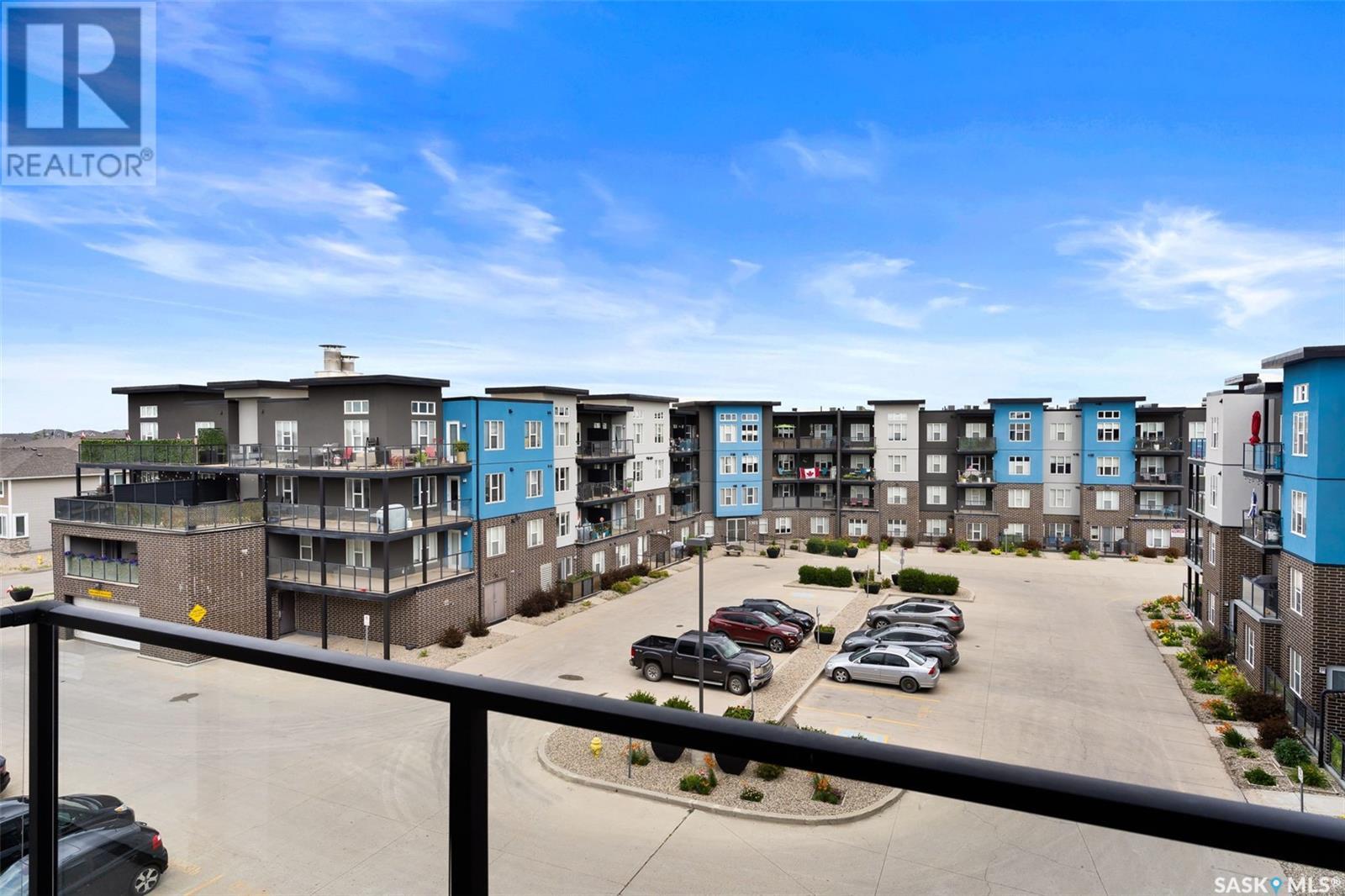 Photo 2 of 425 5303 Universal Crescent, Regina SK
