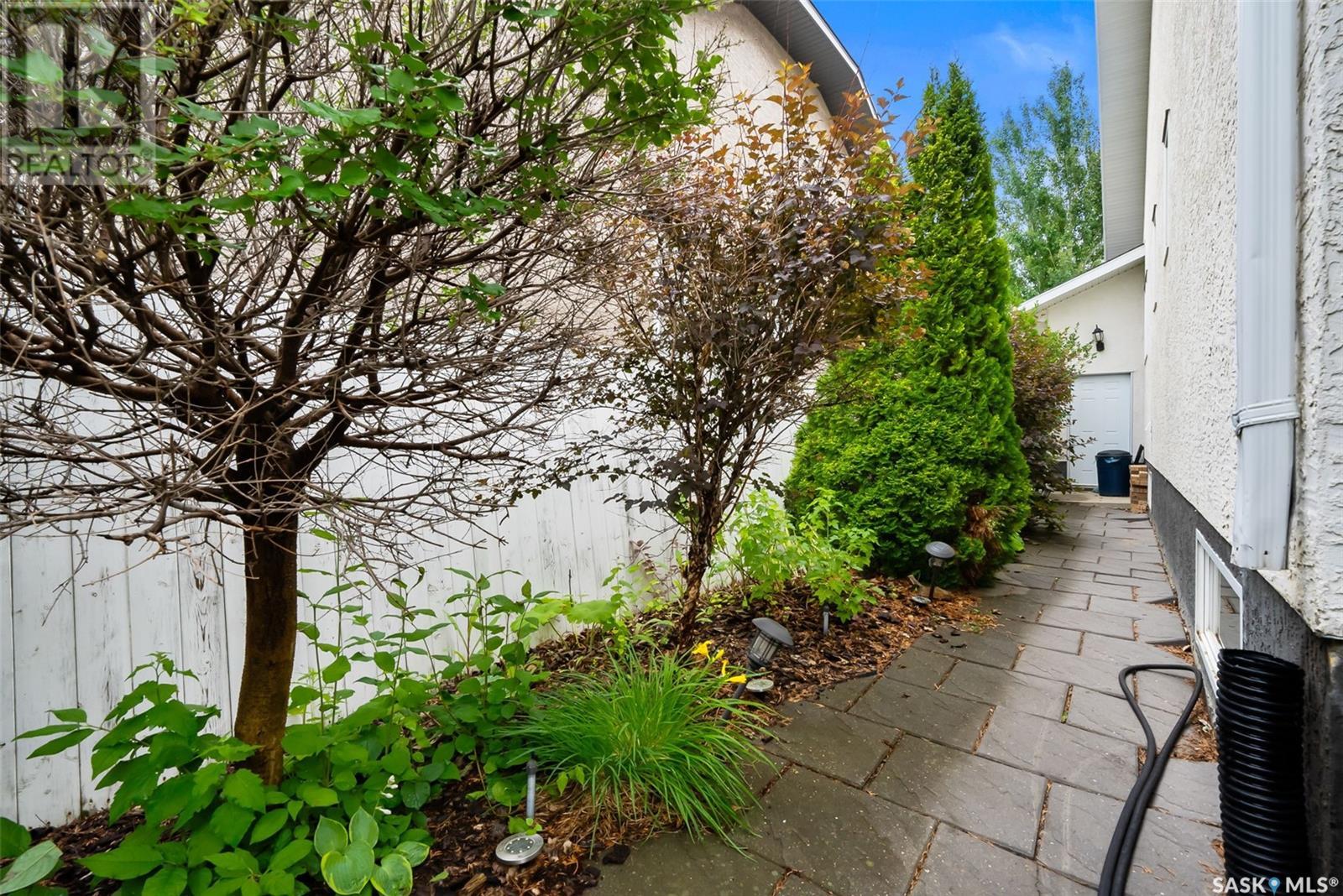 Photo 45 of 6263 Wascana Court Crescent, Regina SK