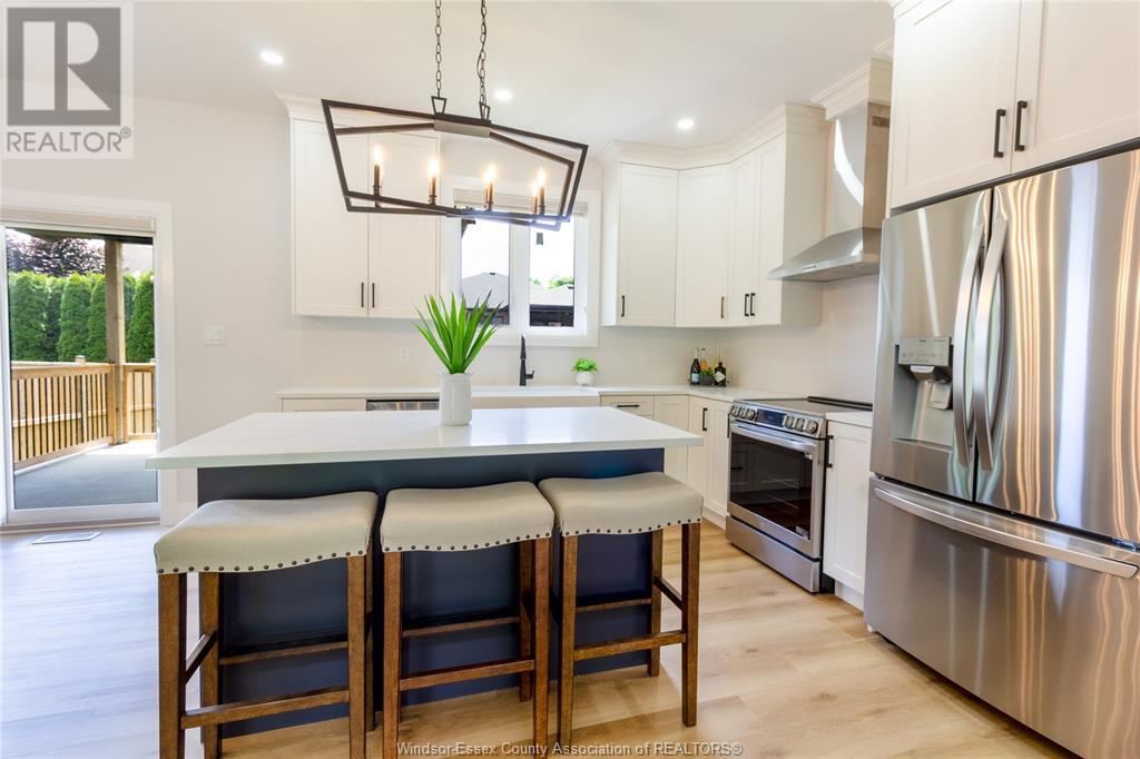 Photo 11 of 237 Sandybrook Way, Kingsville ON