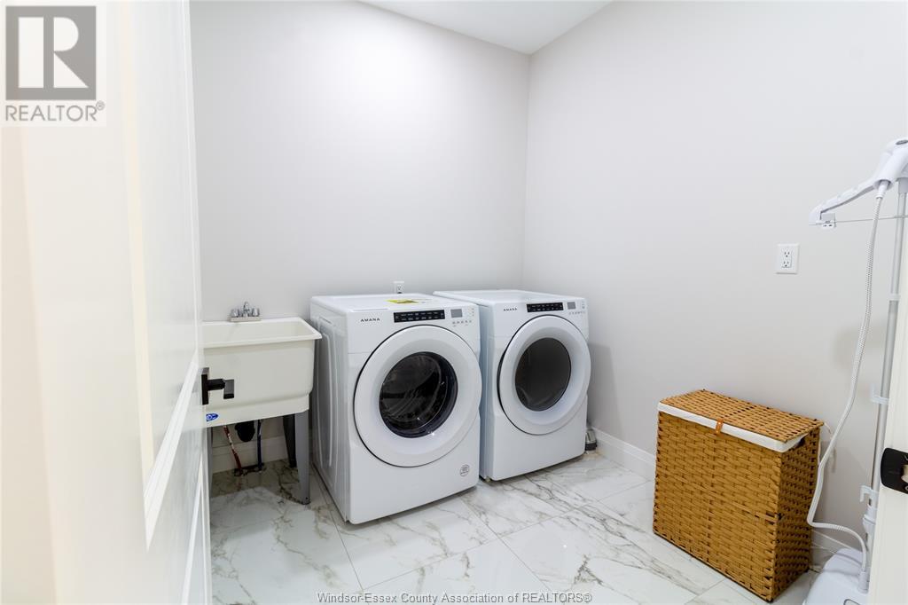 Photo 13 of 237 Sandybrook Way, Kingsville ON
