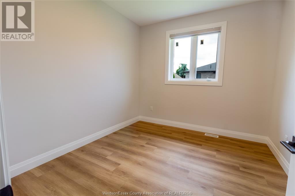 Photo 14 of 237 Sandybrook Way, Kingsville ON