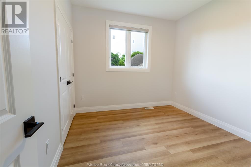 Photo 16 of 237 Sandybrook Way, Kingsville ON