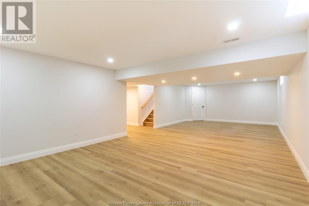Photo 23 of 237 Sandybrook Way, Kingsville ON