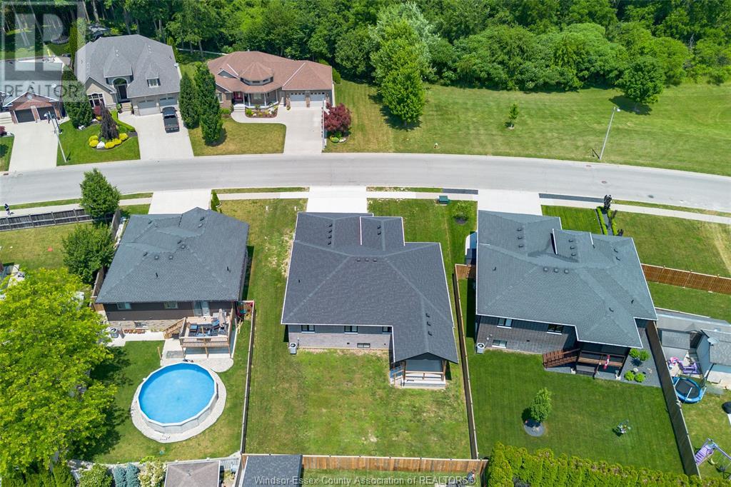 Photo 37 of 237 Sandybrook Way, Kingsville ON