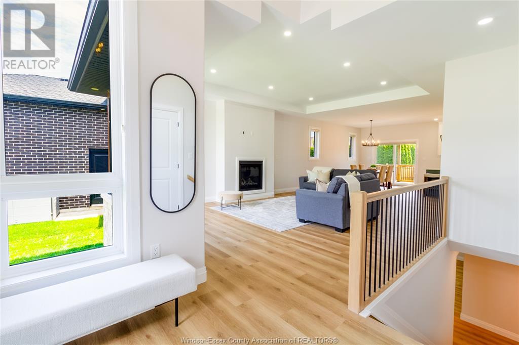 Photo 4 of 237 Sandybrook Way, Kingsville ON