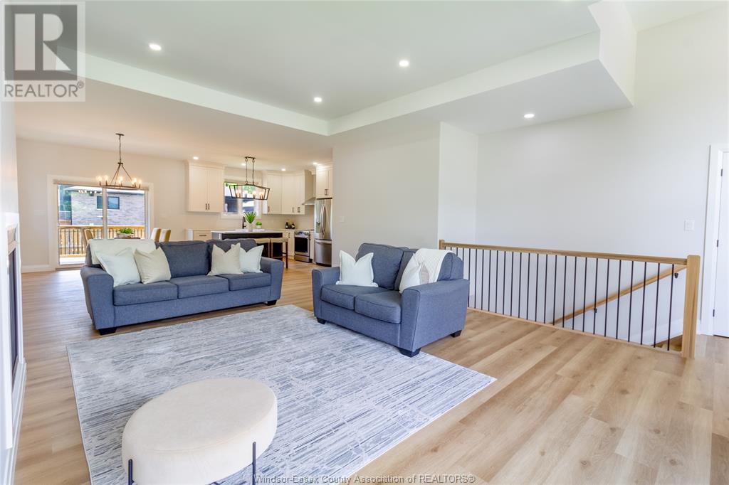Photo 5 of 237 Sandybrook Way, Kingsville ON