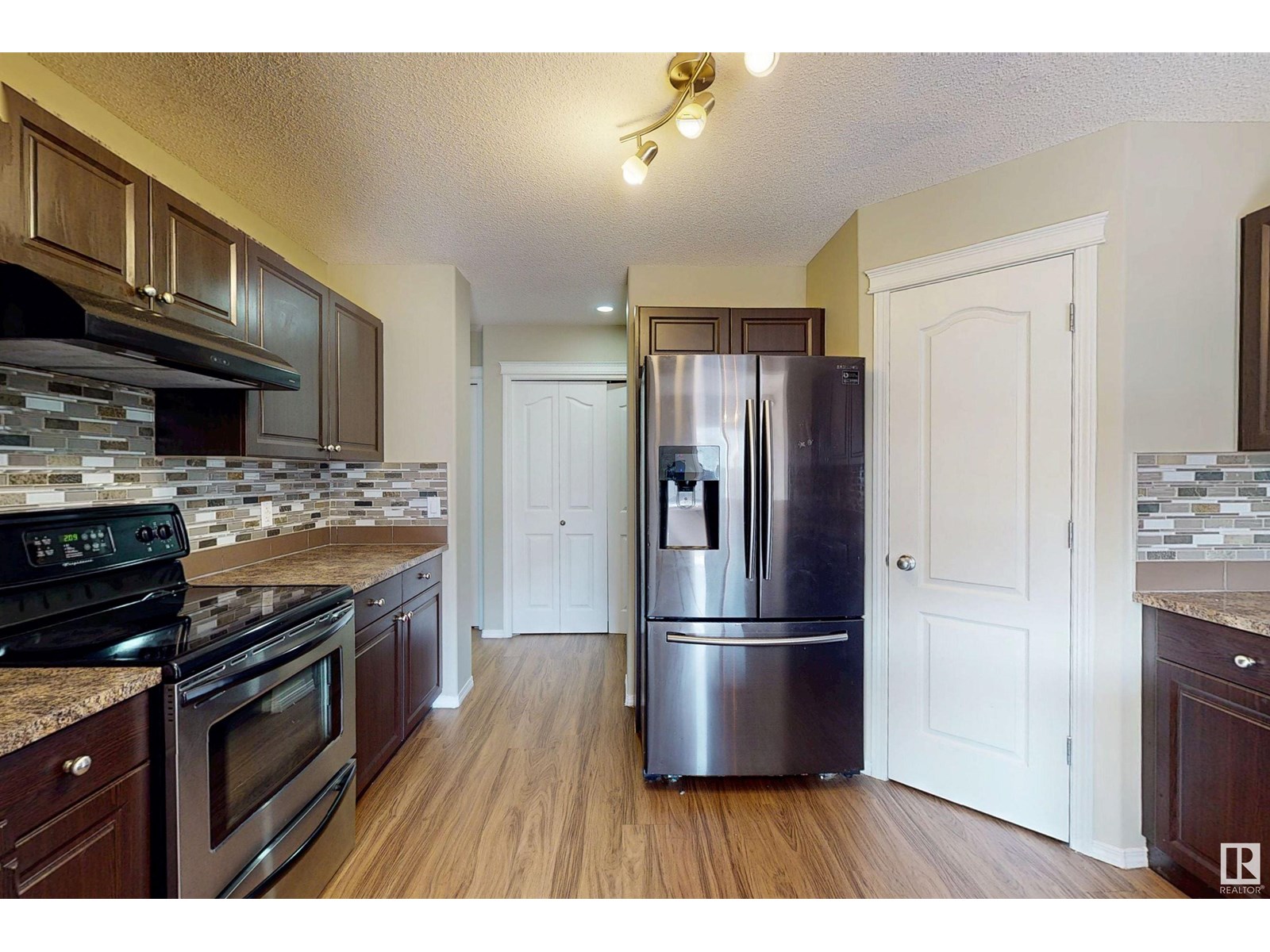 Photo 28 of 2931 26 Ave Nw, Edmonton AB