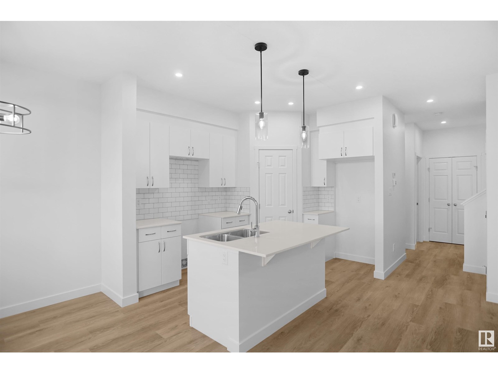 Photo 13 of 8735 183 Av Nw, Edmonton AB