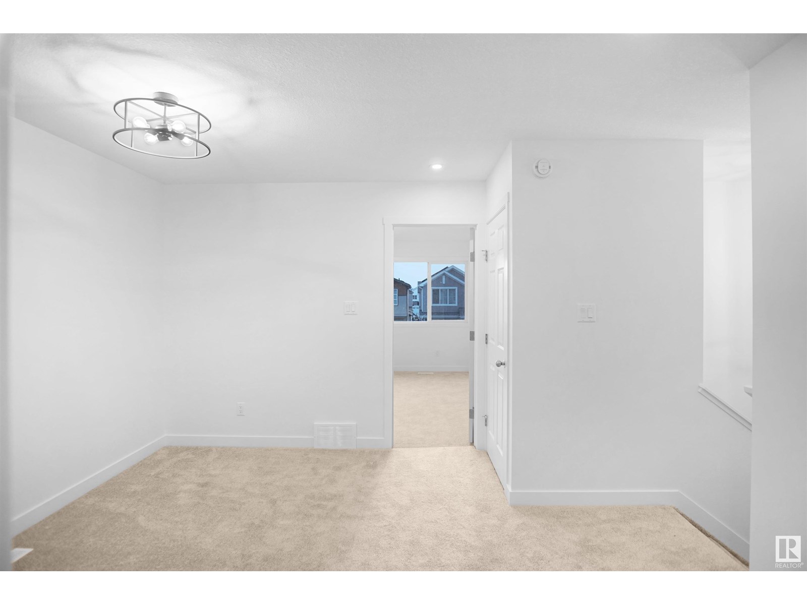 Photo 20 of 8735 183 Av Nw, Edmonton AB