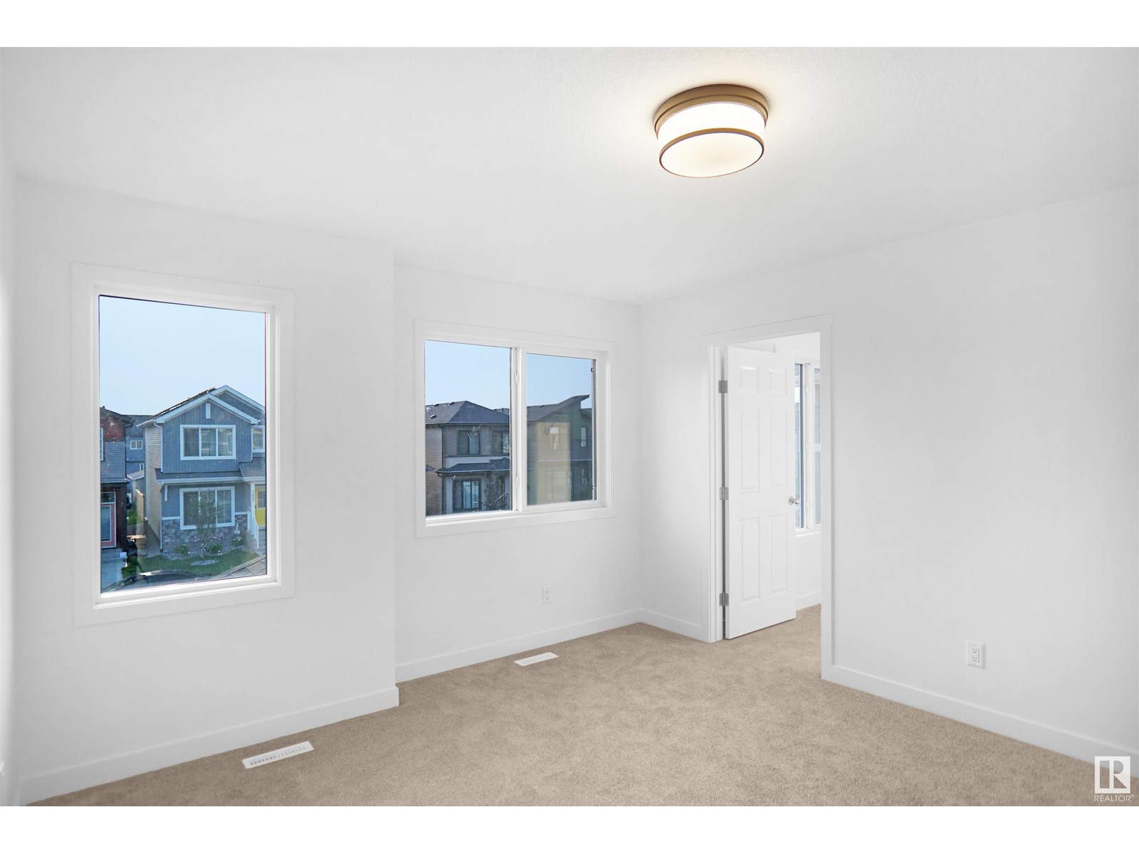 Photo 23 of 8735 183 Av Nw, Edmonton AB