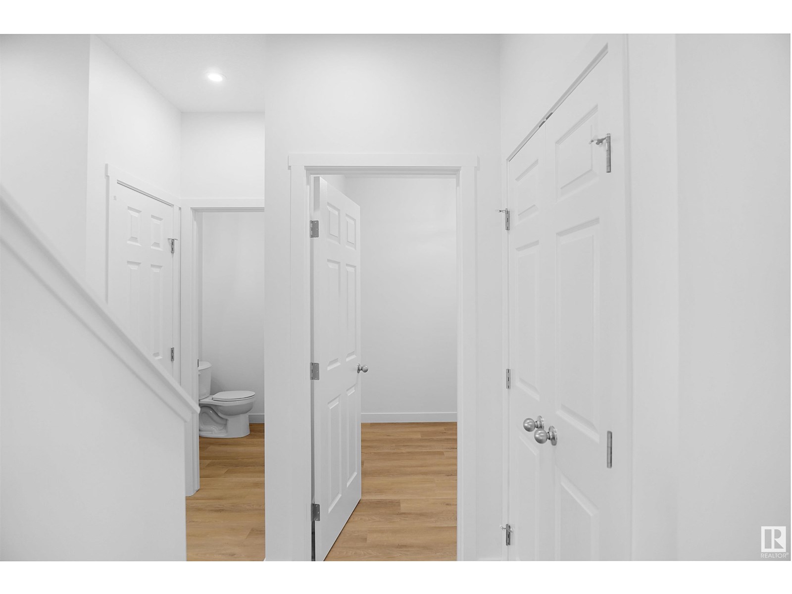 Photo 4 of 8735 183 Av Nw, Edmonton AB