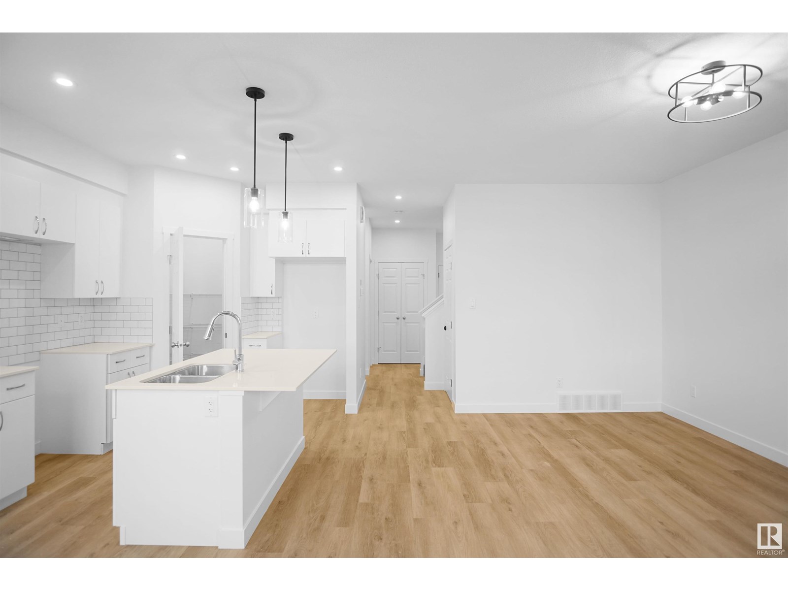 Photo 8 of 8735 183 Av Nw, Edmonton AB
