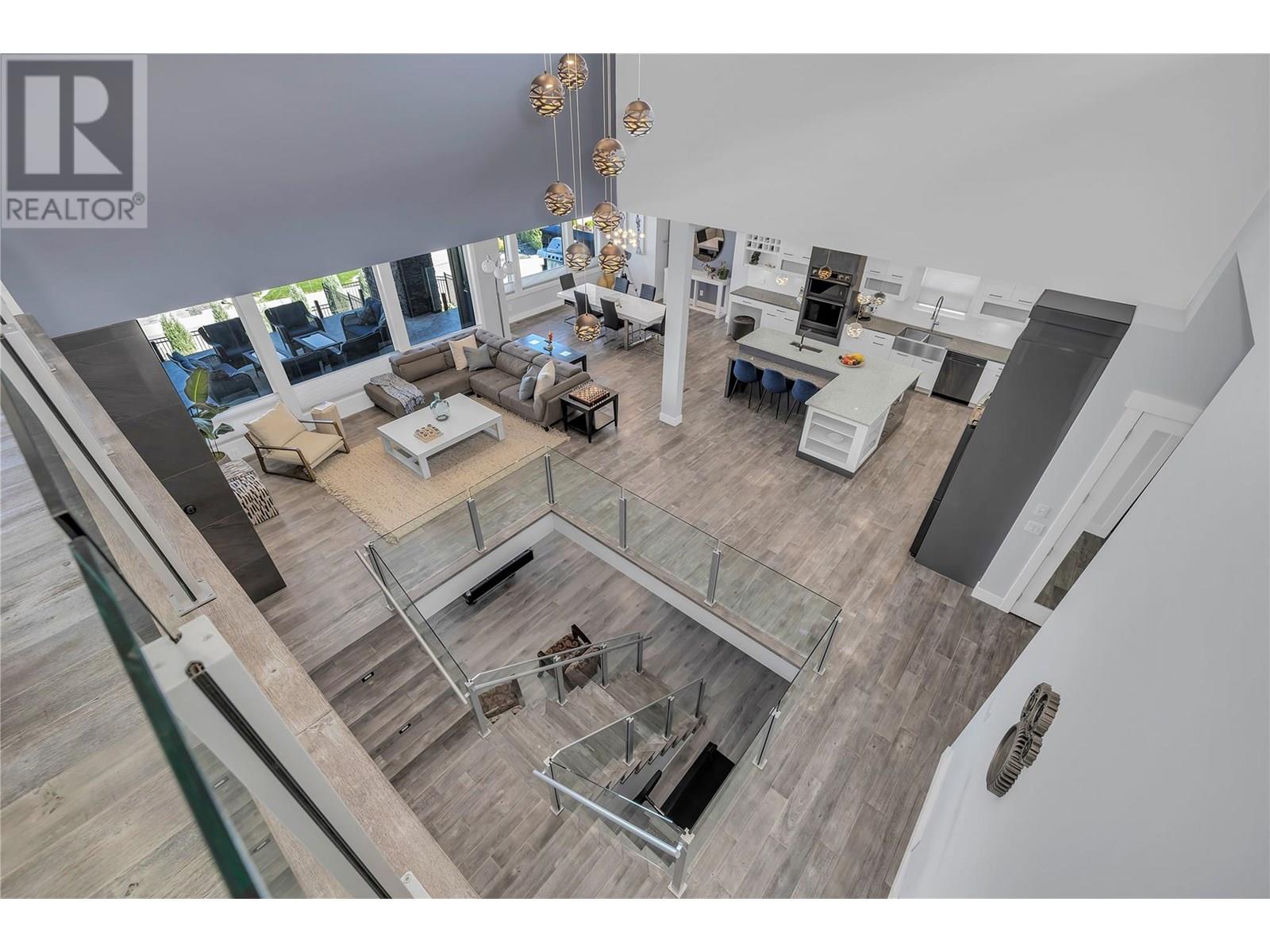 Photo 10 of 1088 Clarance Avenue, Kelowna BC