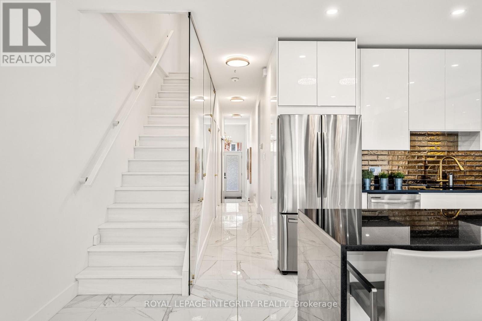 Photo 6 of 266 Currell Avenue, Ottawa ON