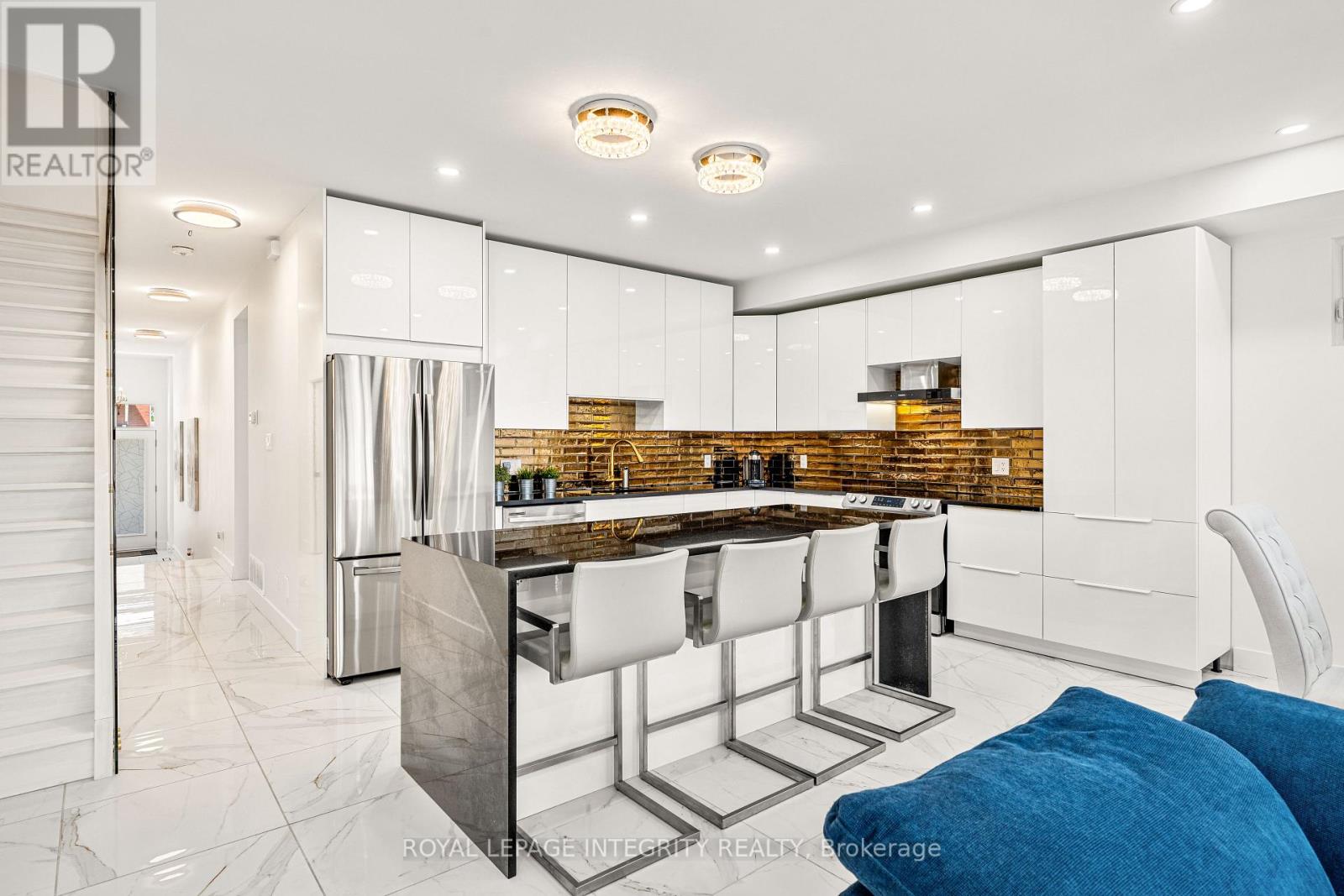 Photo 7 of 266 Currell Avenue, Ottawa ON