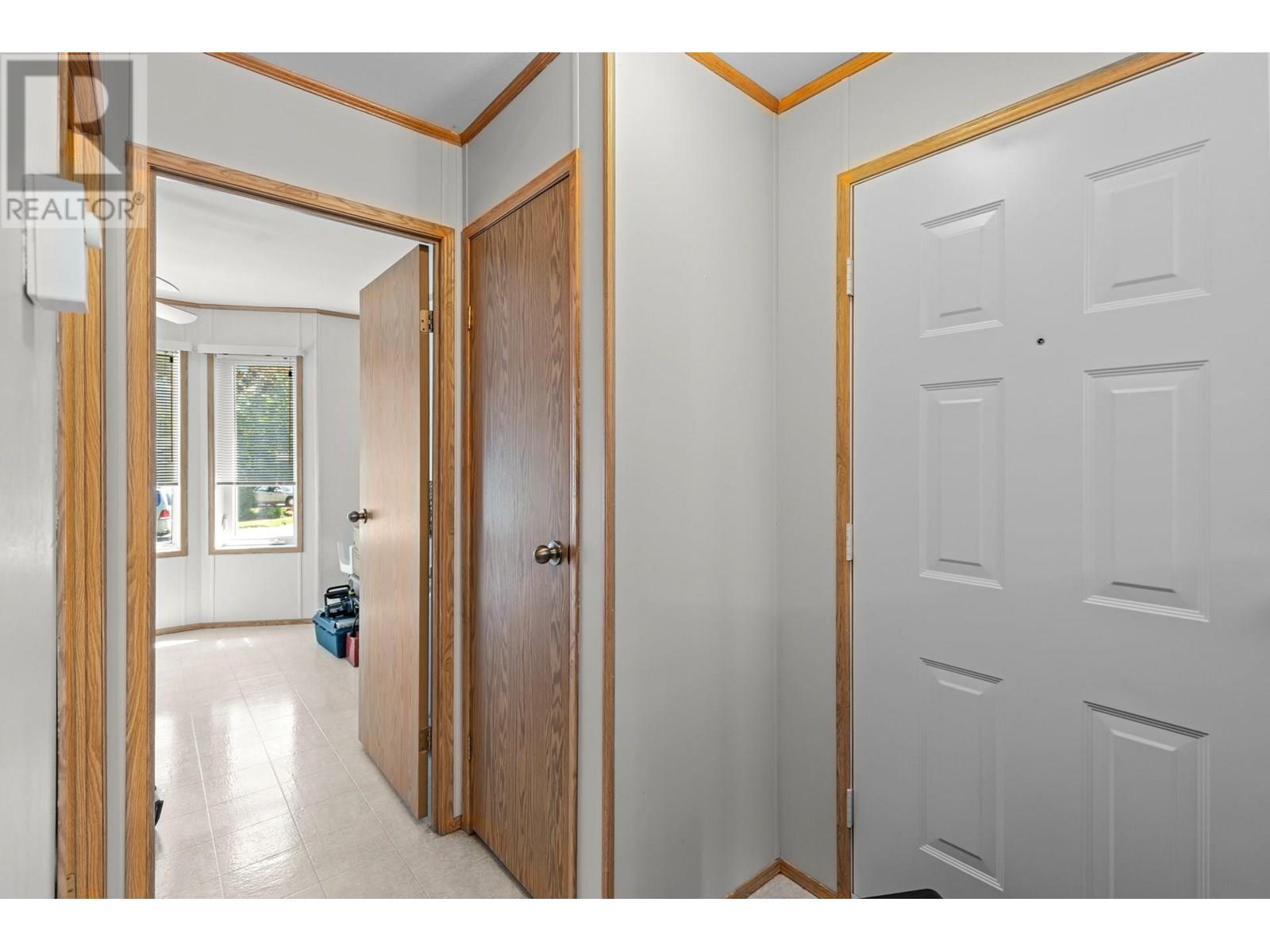 5 1525 Westside Road, West Kelowna