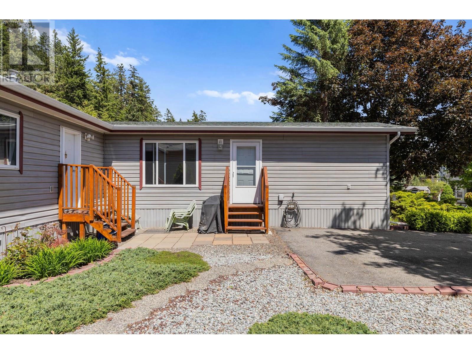 5 1525 Westside Road, West Kelowna
