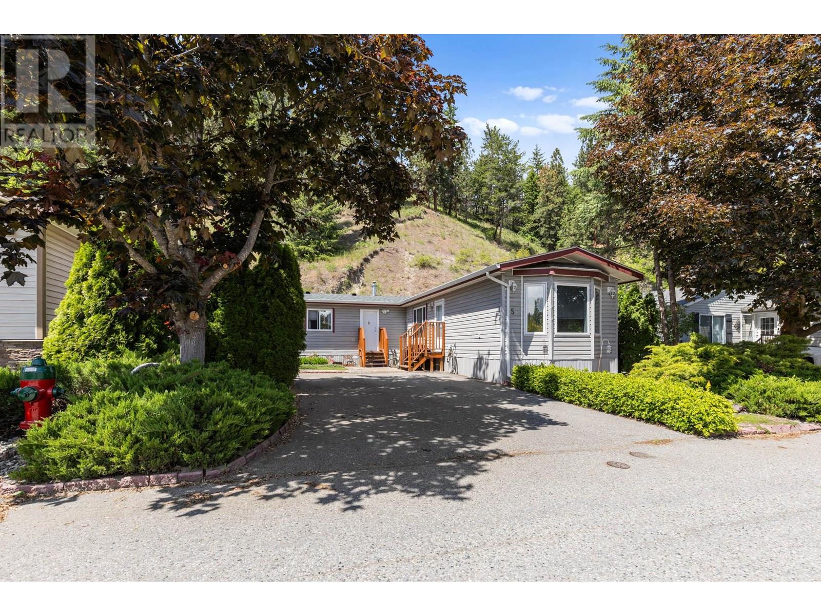5 1525 Westside Road, West Kelowna