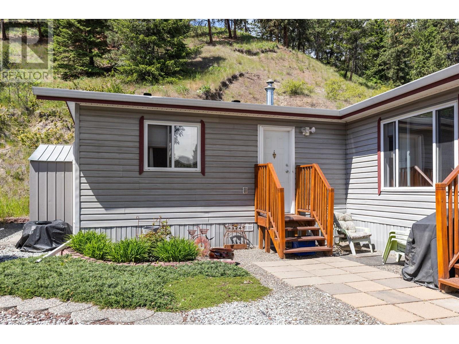 5 1525 Westside Road, West Kelowna