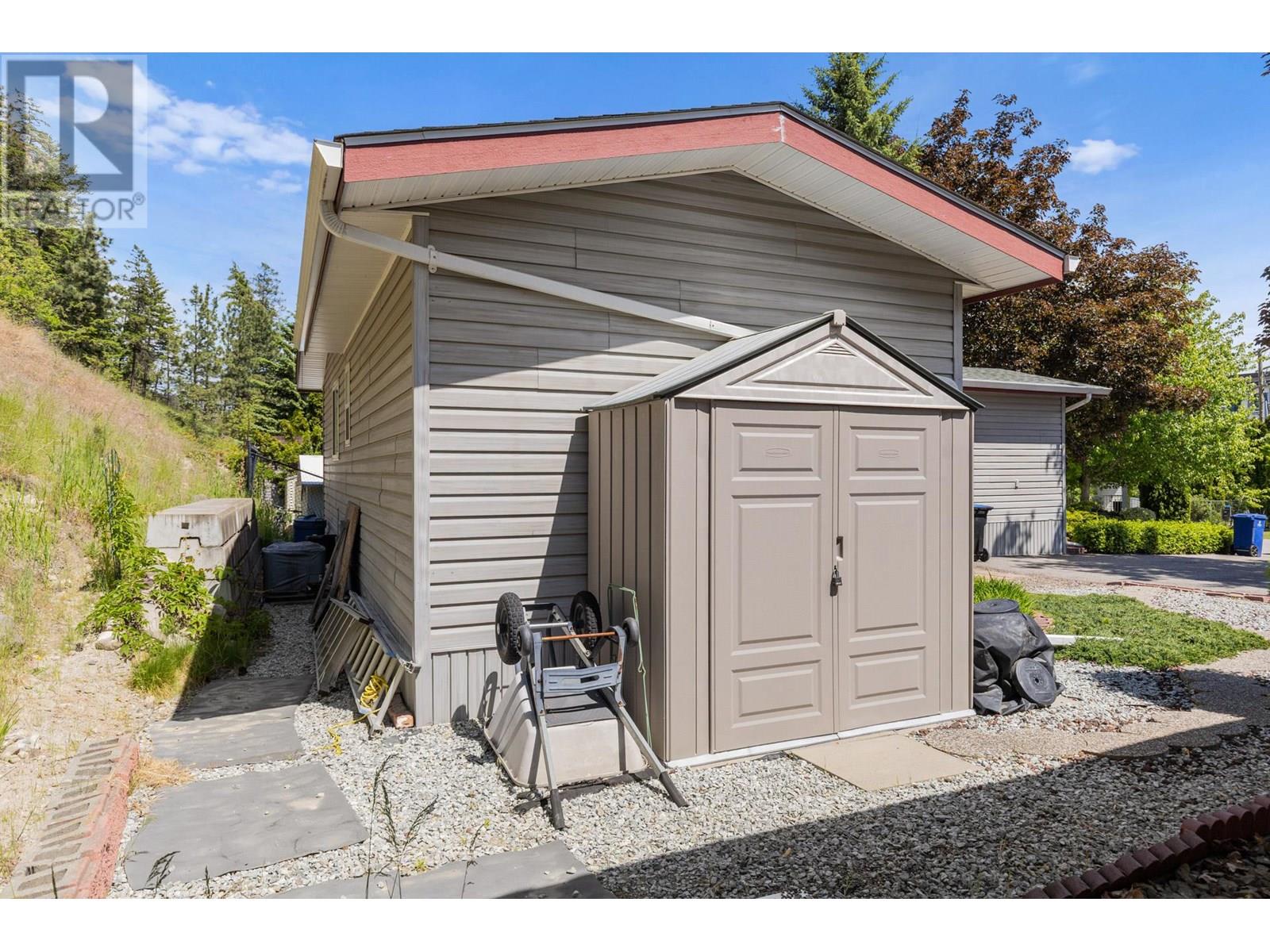 5 1525 Westside Road, West Kelowna
