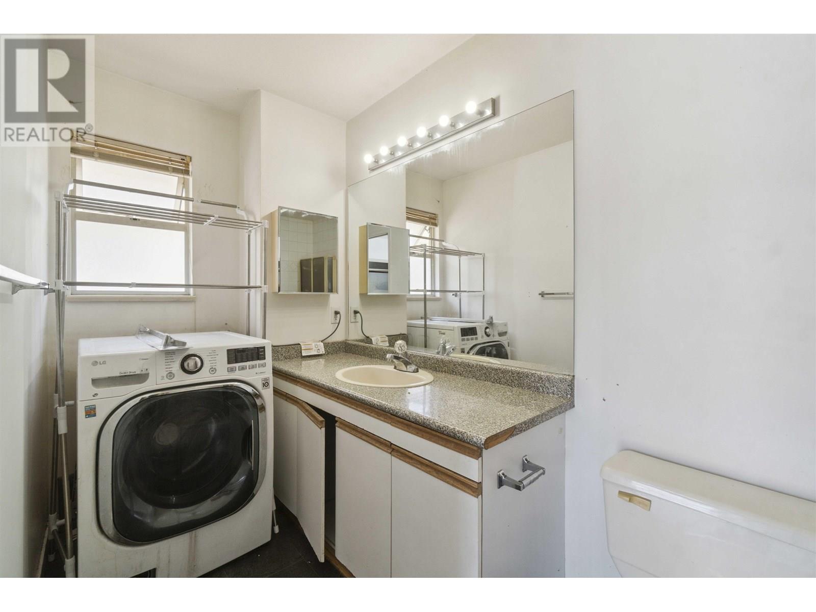 Photo 20 of 2569 Davies Avenue, Port Coquitlam BC
