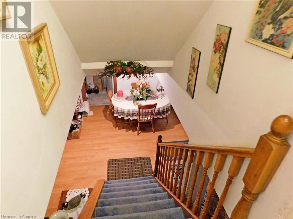 Photo 33 of 4916 Thirty Road N, Beamsville ON