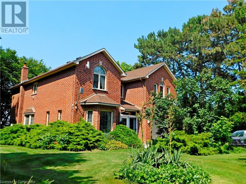 Photo 4 of 4916 Thirty Road N, Beamsville ON