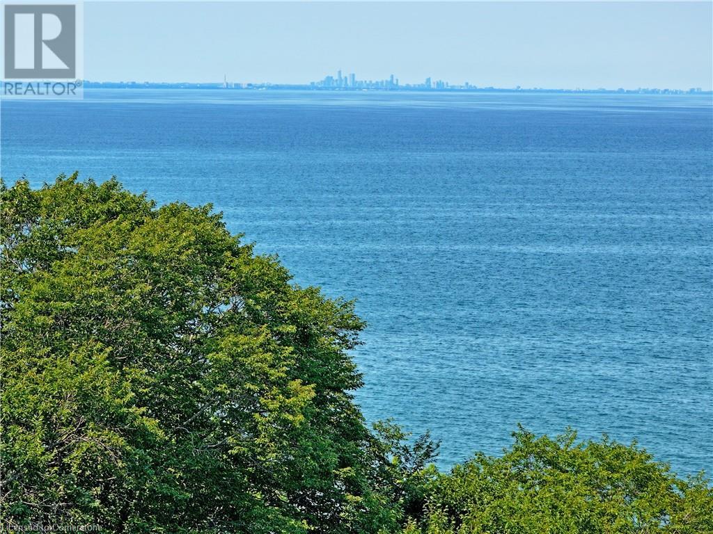 Photo 3 of 4916 Thirty Road N, Beamsville ON