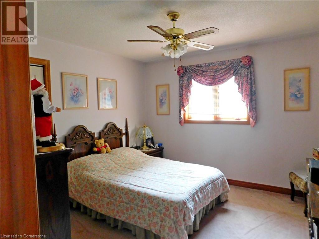 Photo 44 of 4916 Thirty Road N, Beamsville ON
