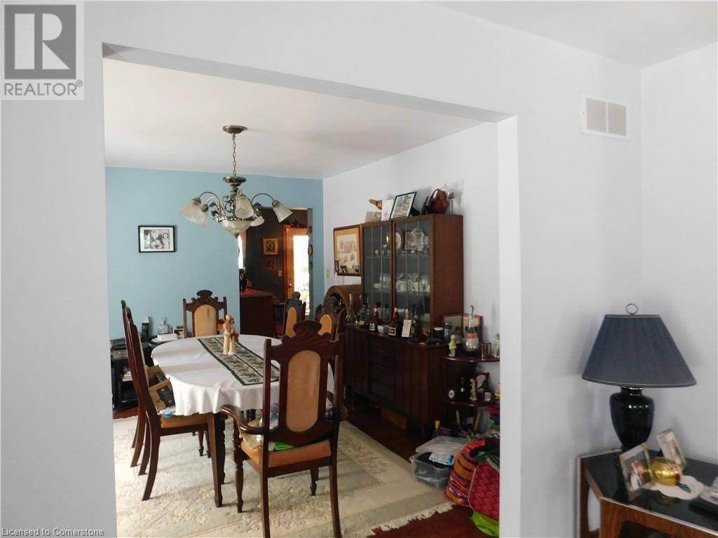 Photo 28 of 4916 Thirty Road N, Beamsville ON