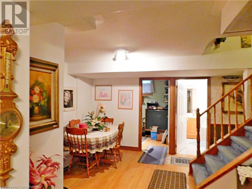 Photo 36 of 4916 Thirty Road N, Beamsville ON